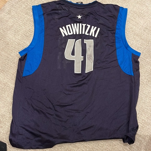 Signed Dirk Nowitzki XXLretro jersey - Picture 3 of 5